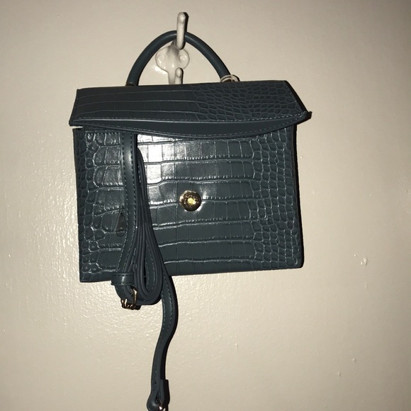 Gray Faux Croc Mini Bag ✨REDUCED✨ - Picture 2 of 3